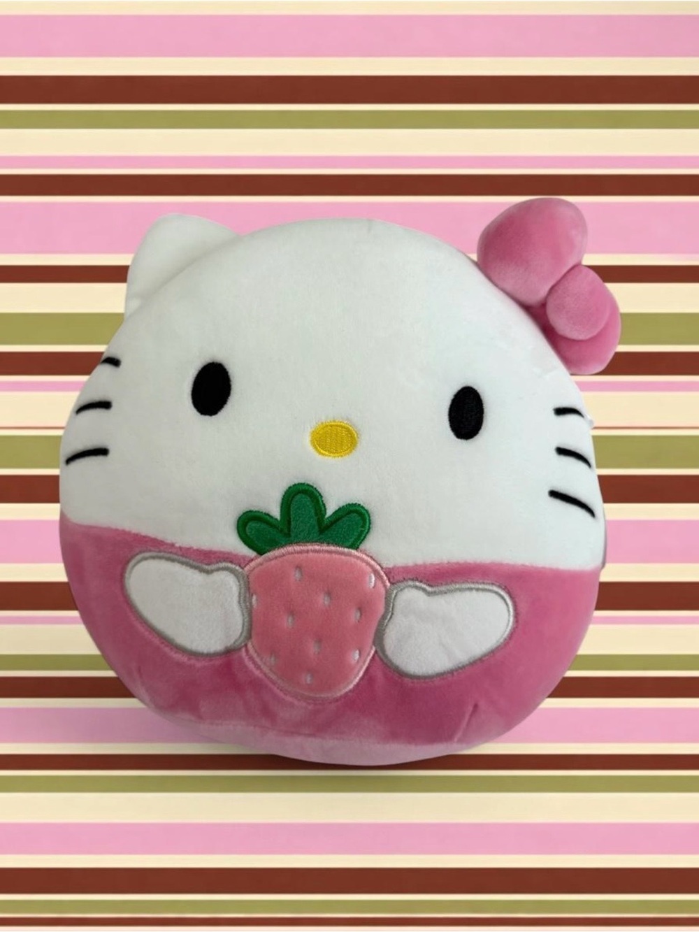 Hello Kitty Squishmallow 8" Holding Strawberry Hot Topic Exclusive Sanrio #kawai
